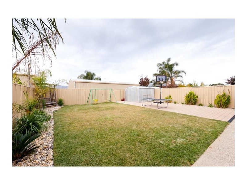8B Dawn Avenue, Gol Gol NSW 2738
