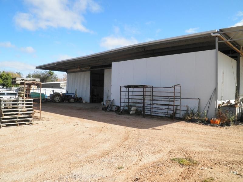 Fourteenth Street between Dewry Avenue & Cureton Avenue, Irymple VIC 3498