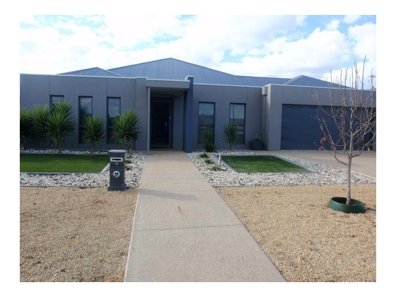 15 Heidi Court, Mildura VIC 3500