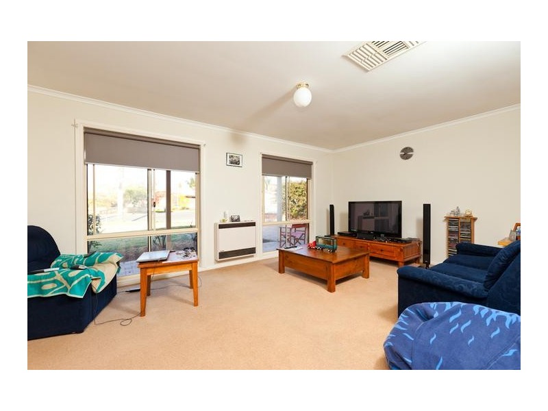 14 Helen Court, Mildura VIC 3500