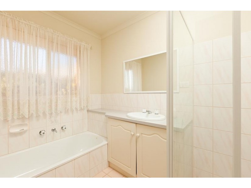 14 Helen Court, Mildura VIC 3500