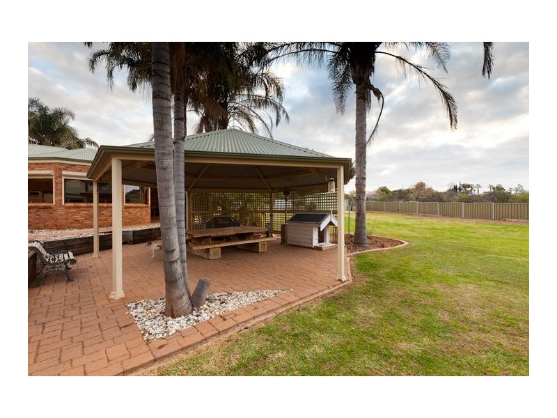 7 Lakeside Drive, Cabarita VIC 3505