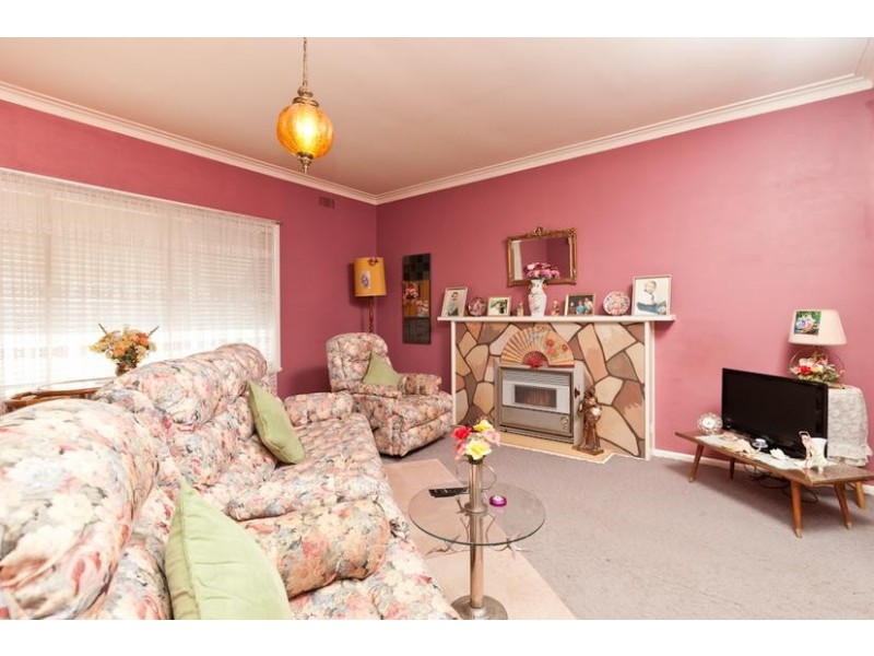 10 Oak Avenue, Mildura VIC 3500