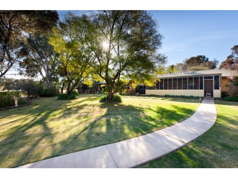 390 Karadoc Avenue, Nichols Point VIC 3501