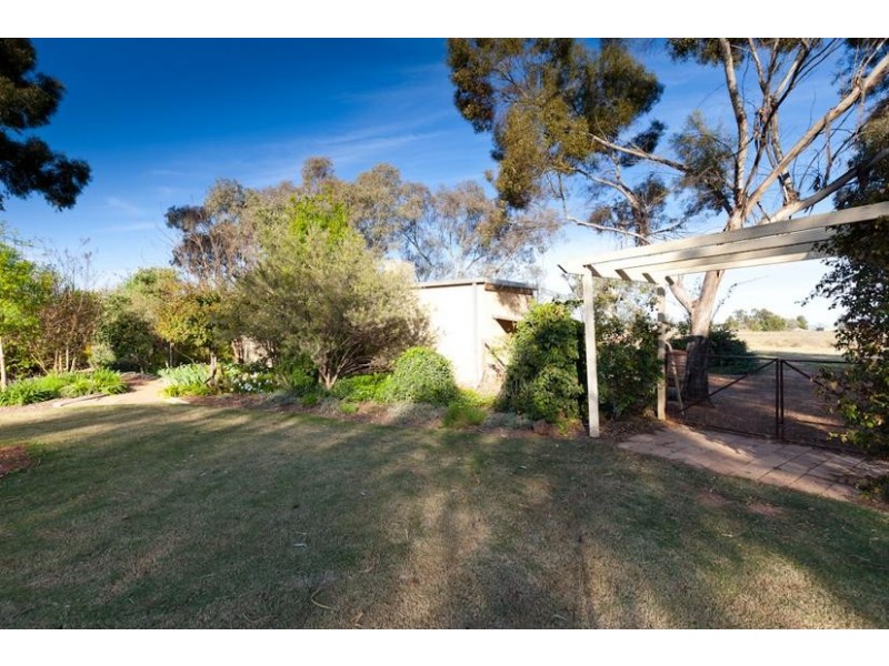 390 Karadoc Avenue, Nichols Point VIC 3501
