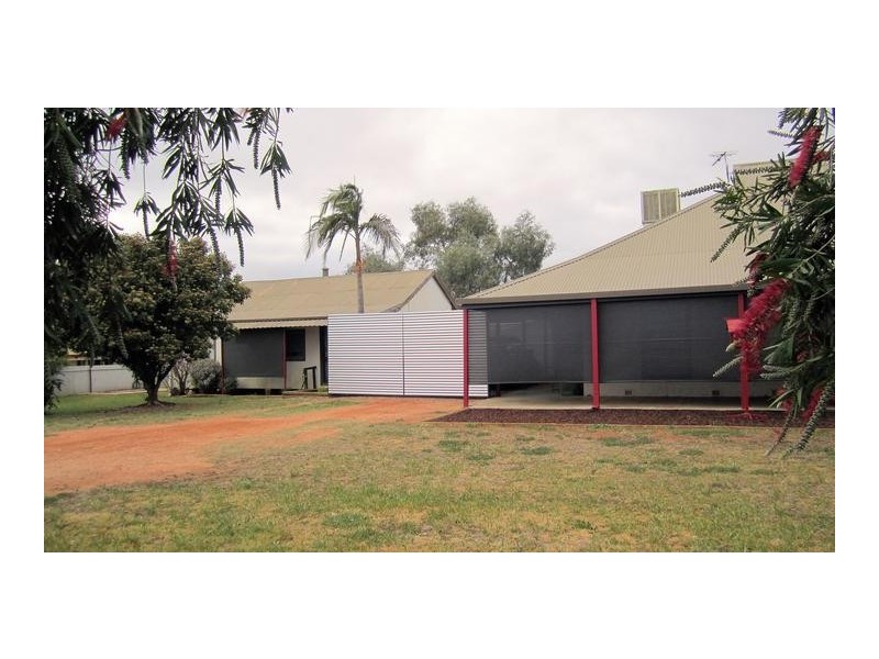 94 School Road, Dareton NSW 2717