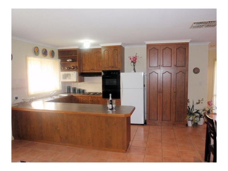 6 Pevensey Grove, Mildura VIC 3500