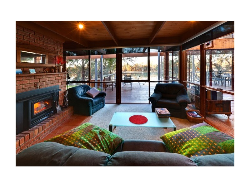 21 Cooke Street, Nichols Point VIC 3501