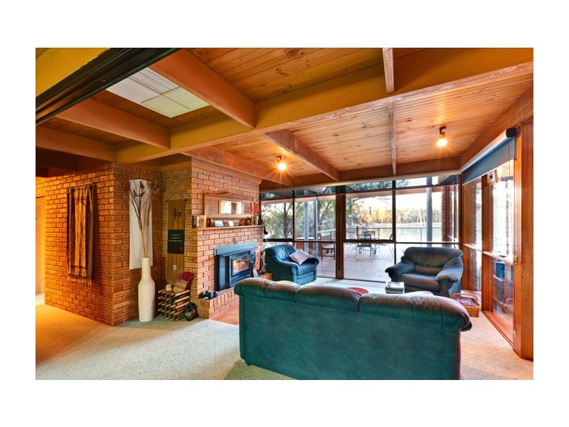 21 Cooke Street, Nichols Point VIC 3501