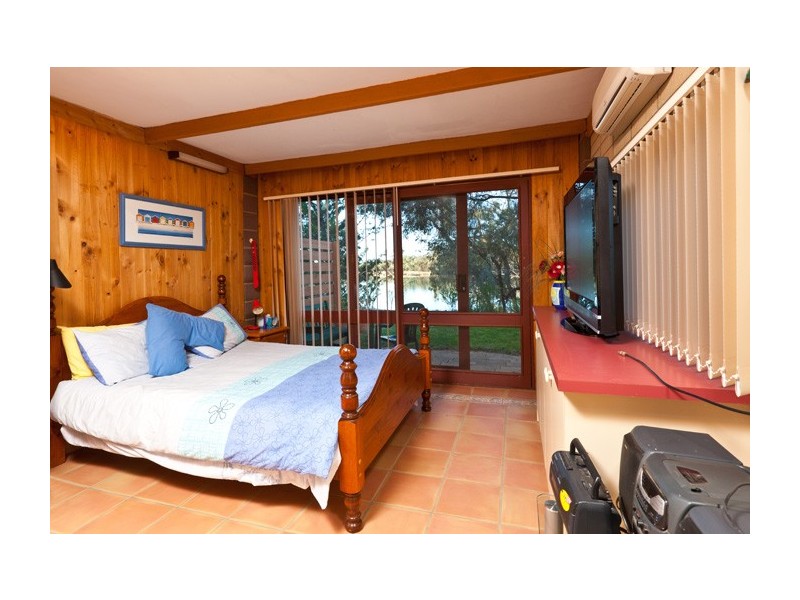 21 Cooke Street, Nichols Point VIC 3501