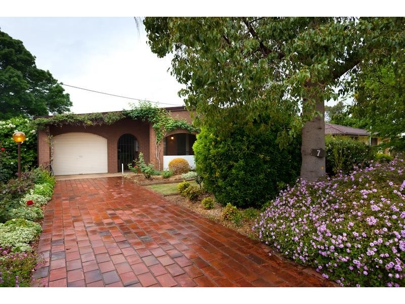 7 Mitchell Street, Dareton NSW 2717