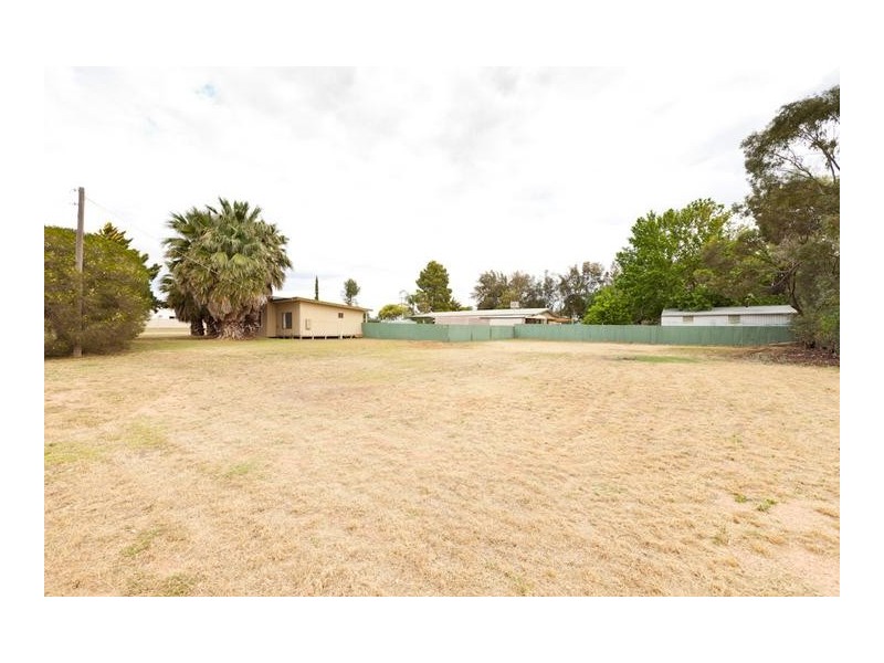 30 Fifth Street, Nichols Point VIC 3501