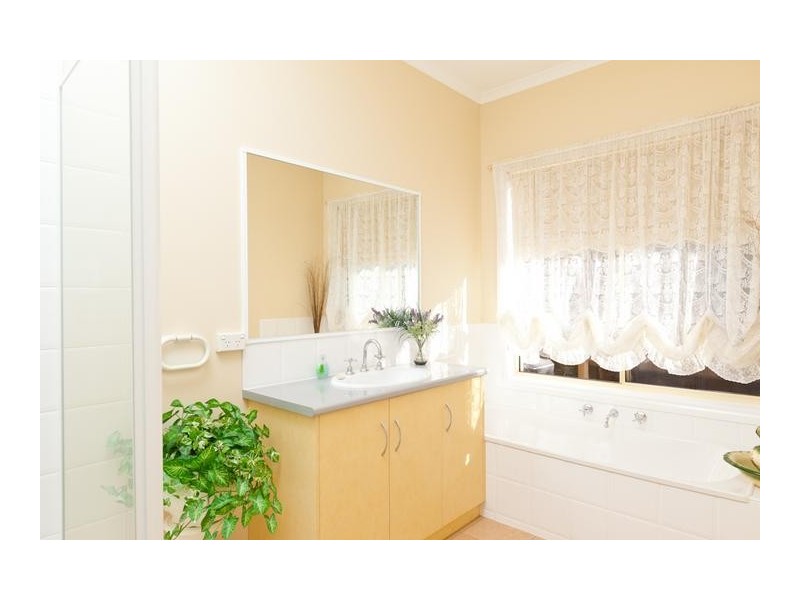 121 Riverside Avenue, Mildura VIC 3500