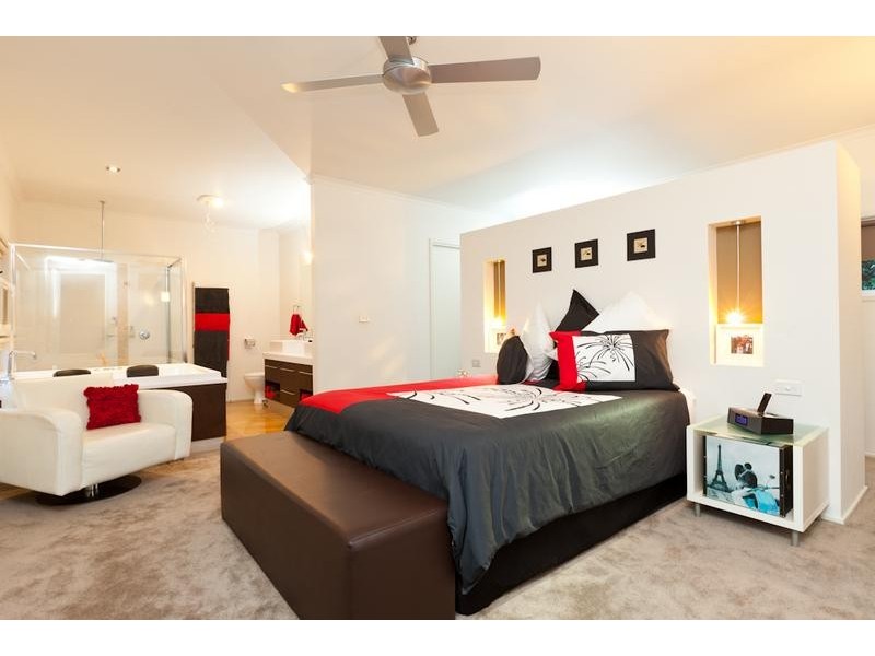 4 Peter John Court, Mildura VIC 3500