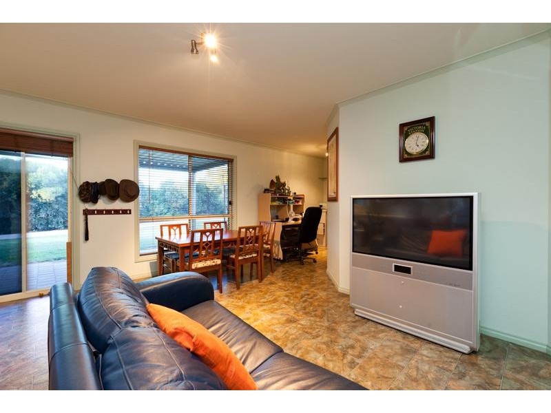 12 Regina Avenue, Cabarita VIC 3505