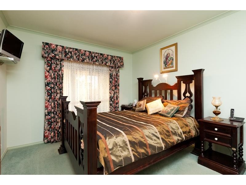 12 Regina Avenue, Cabarita VIC 3505