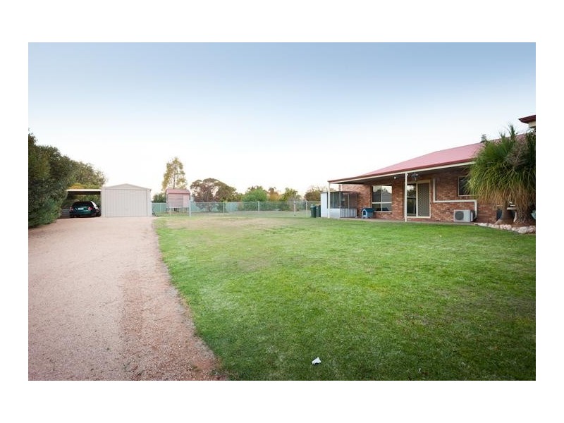 12 Regina Avenue, Cabarita VIC 3505