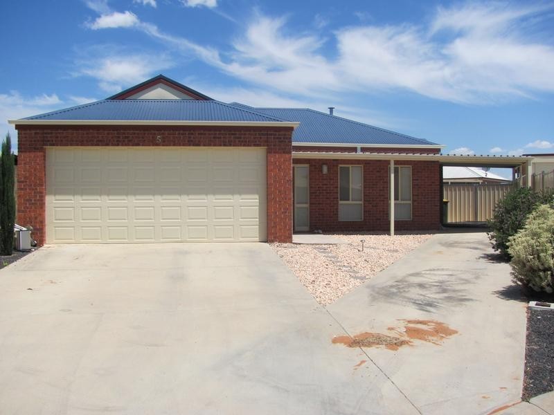 5 Rosedale Court, Buronga NSW 2739