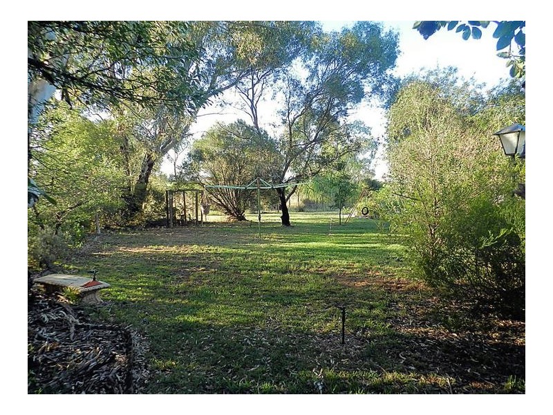 9 Bourke Road, Cardross VIC 3496