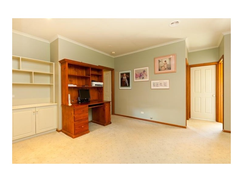 6 Carmela Court, Mildura VIC 3500