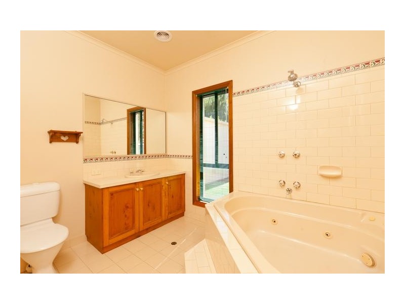 6 Carmela Court, Mildura VIC 3500