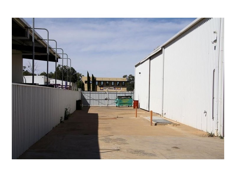 33 Seventh Street, Mildura VIC 3500