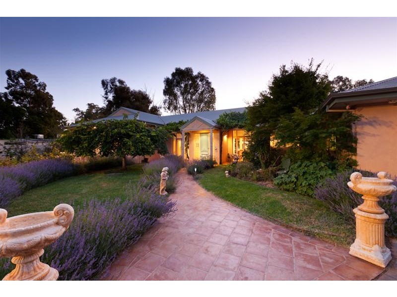 8 Riverview Rise, Gol Gol NSW 2738