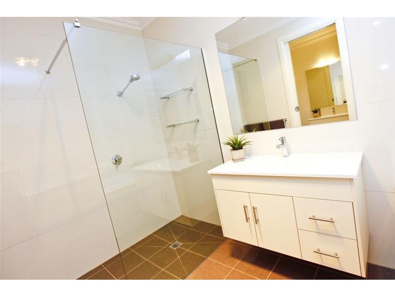 588 Koorlong Avenue, Irymple VIC 3498