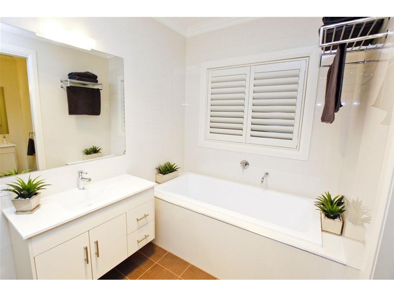 588 Koorlong Avenue, Irymple VIC 3498