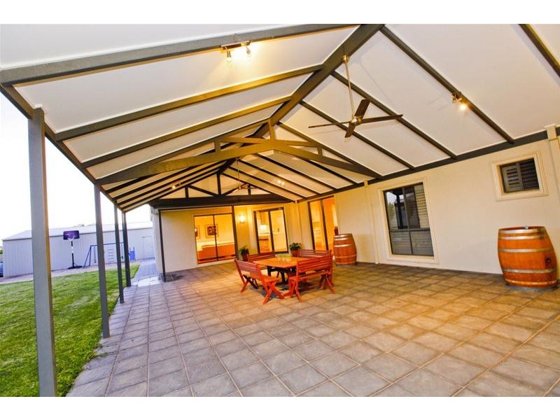 588 Koorlong Avenue, Irymple VIC 3498