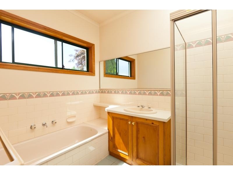 6 Carmela Court, Mildura VIC 3500