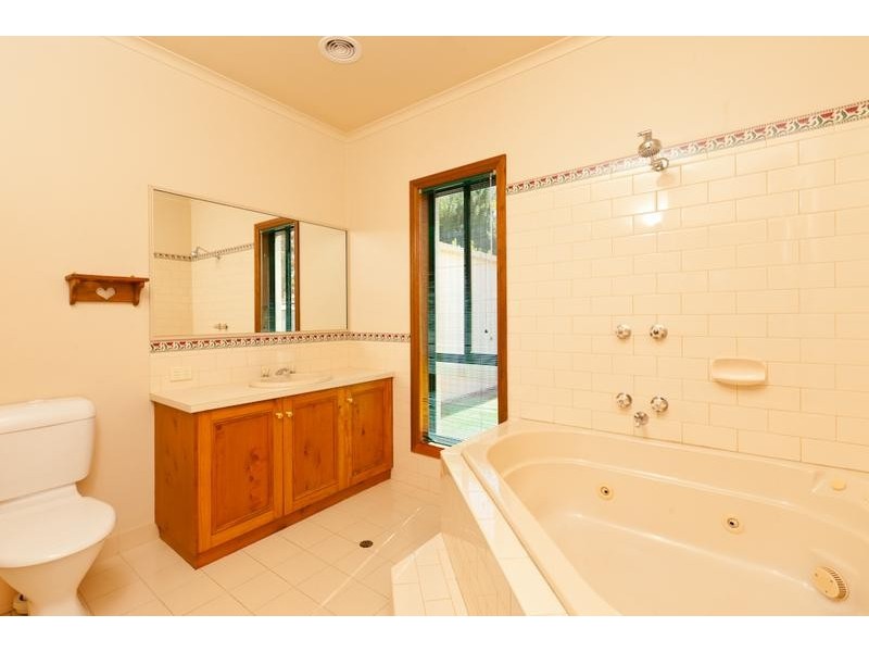 6 Carmela Court, Mildura VIC 3500