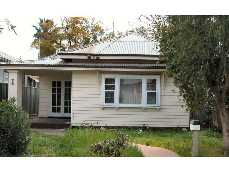 25 Pine Avenue, Mildura VIC 3500