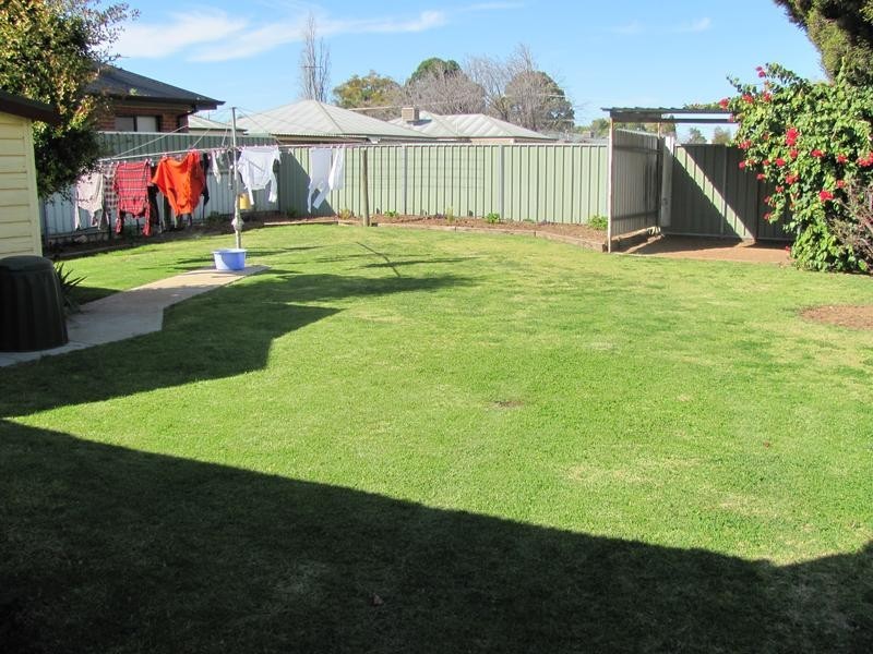 8 Kurrajong Parade, Mildura VIC 3500