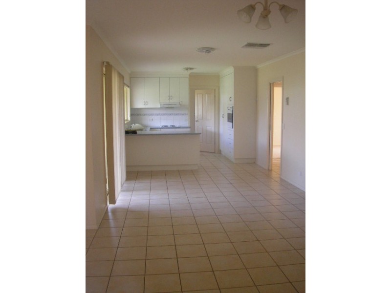 27 Canterbury Drive, Mildura VIC 3500