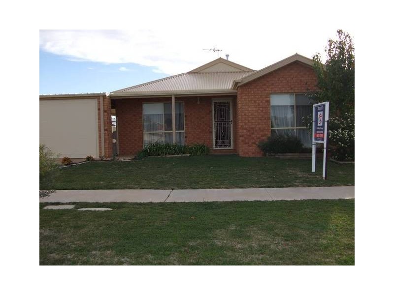 11 Durham Avenue, Mildura VIC 3500