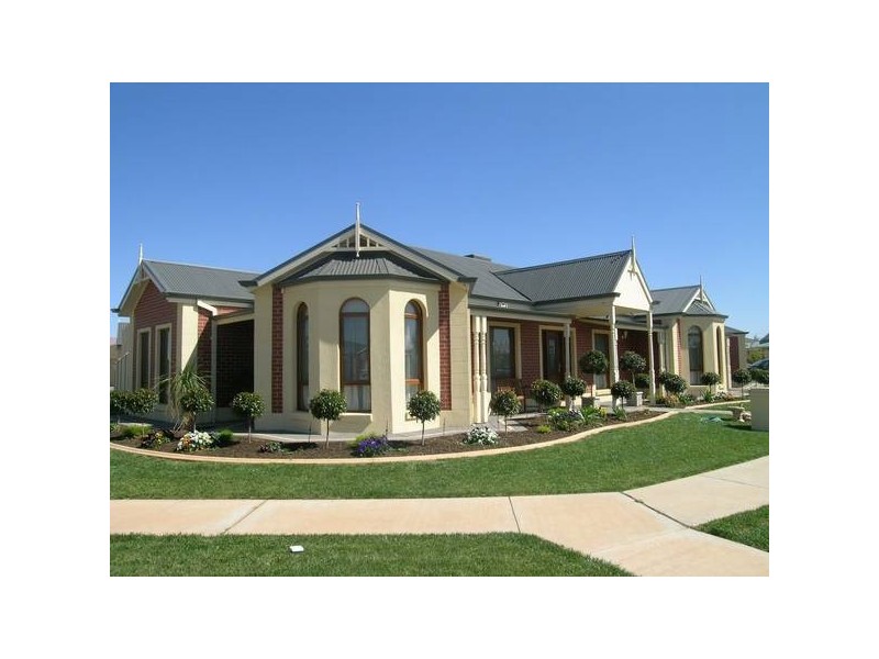 13 Edmund Barton Court, Mildura VIC 3500