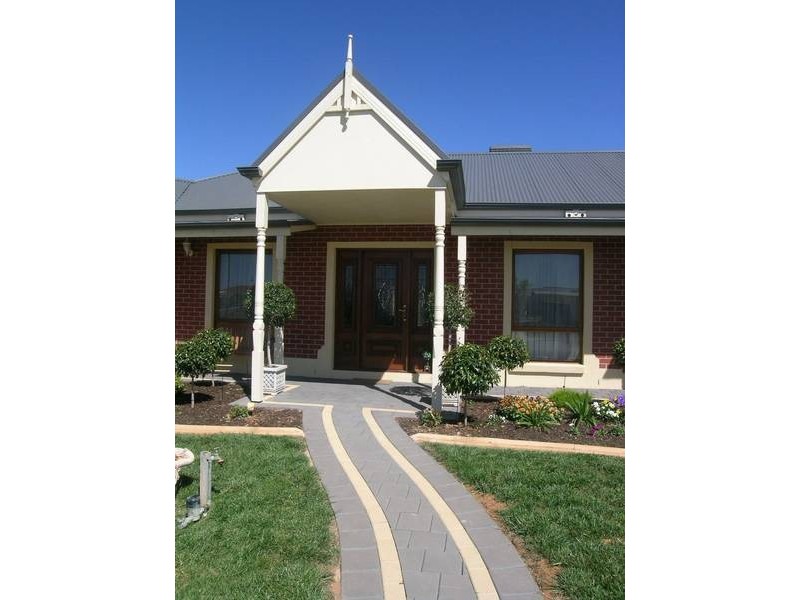 13 Edmund Barton Court, Mildura VIC 3500