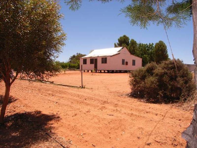 9-11 Tarcoola Street, Pooncarie NSW 2648