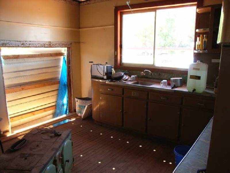 9-11 Tarcoola Street, Pooncarie NSW 2648