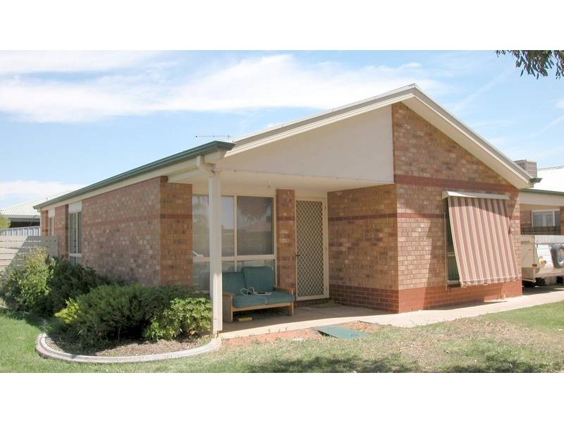2/18 Caffrey Court, Irymple VIC 3498