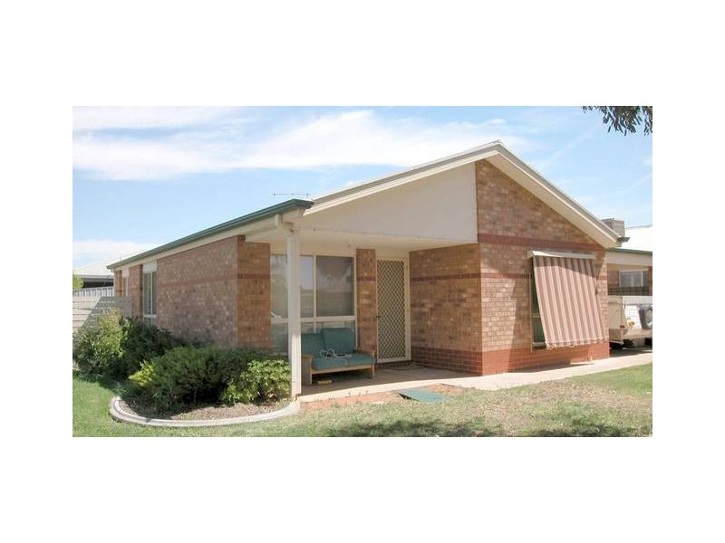 2/18 Caffrey Court, Irymple VIC 3498