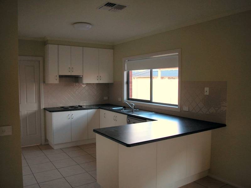 8 Bristol Way, Mildura VIC 3500