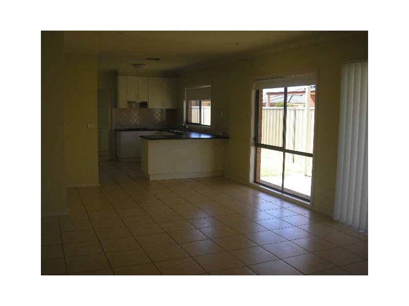 8 Bristol Way, Mildura VIC 3500