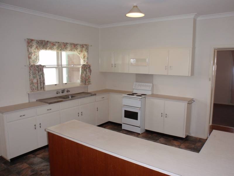 8 Barry Avenue, Mildura VIC 3500