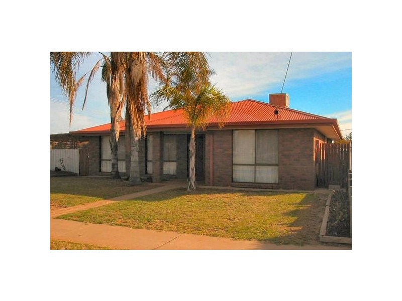 1 Nicholls Court, Red Cliffs VIC 3496
