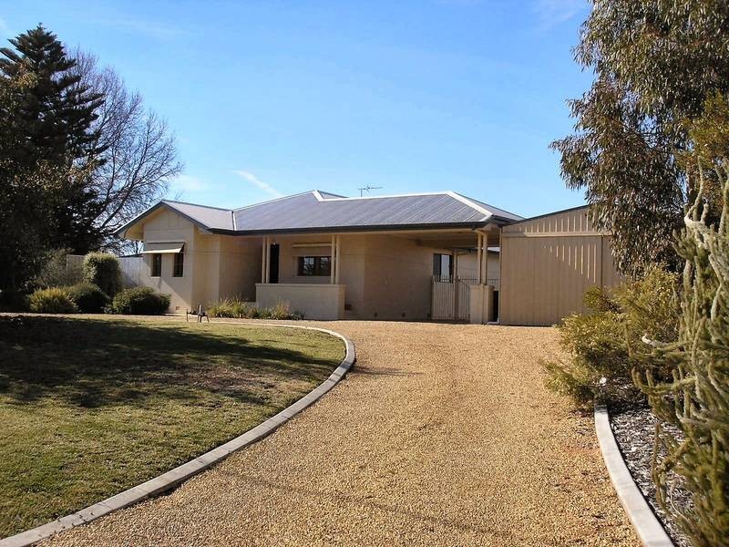 4 Pine Road, Gol Gol NSW 2738