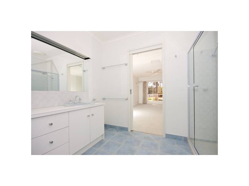 2 Leng Close, Nichols Point VIC 3501