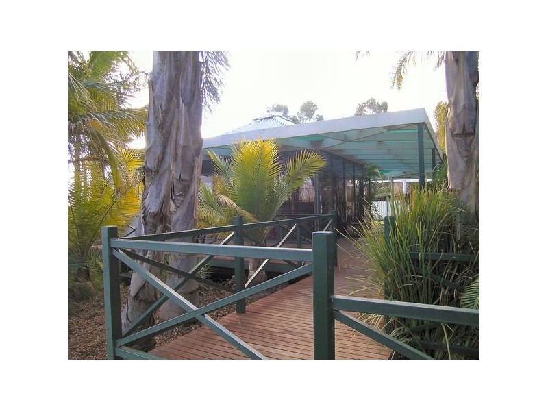 2 Leng Close, Nichols Point VIC 3501