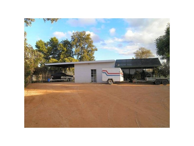 2 Leng Close, Nichols Point VIC 3501